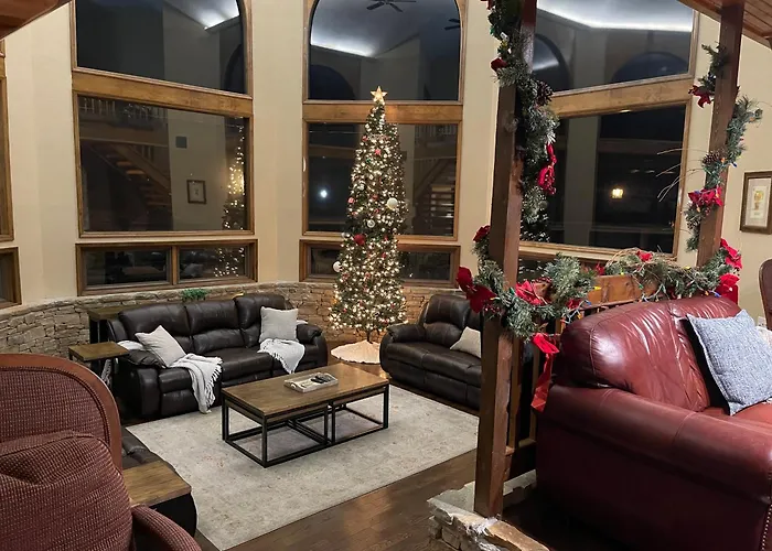 Crestview Estate 5 Acres-Heated Pool-5Min To Strip